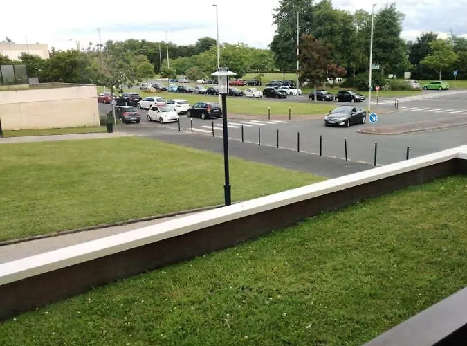 Le Memorial Apparthotel-goodcaen 3* Байе